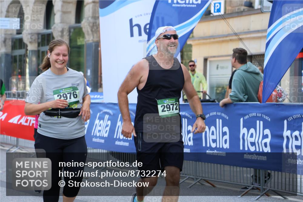 07.09.2025 - BARMER Alsterlauf Strokosch-Dieckow http://msf.ph/oto/8732274 07.09.2025 10:22:37 Ziel 2243, 2246, 2499, 5586 meine-sportfotos.de