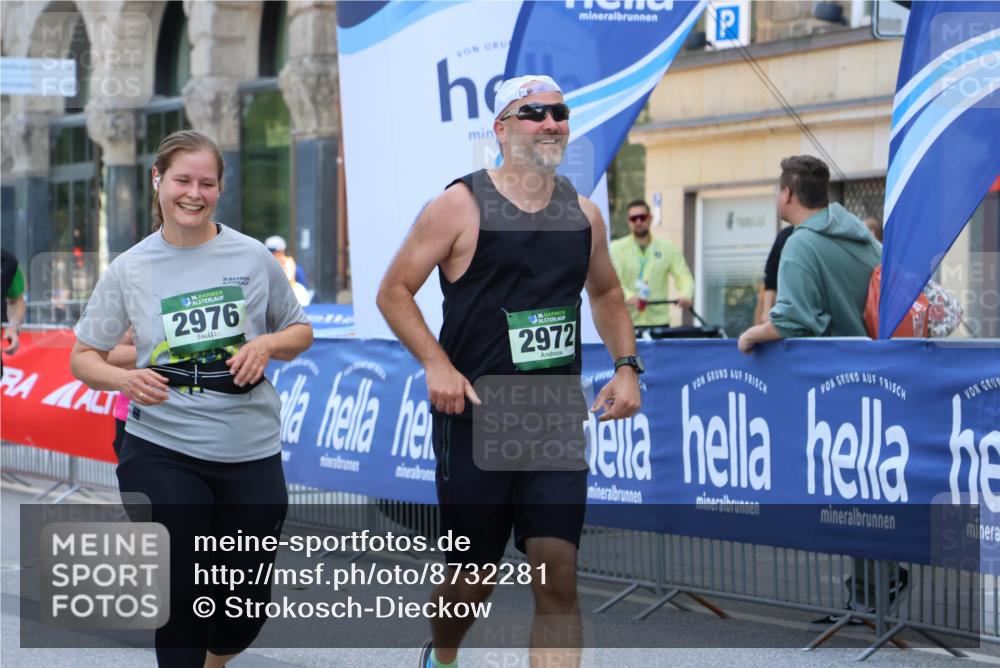 07.09.2025 - BARMER Alsterlauf Strokosch-Dieckow http://msf.ph/oto/8732281 07.09.2025 10:22:37 Ziel 2243, 2246, 2499, 5586 meine-sportfotos.de