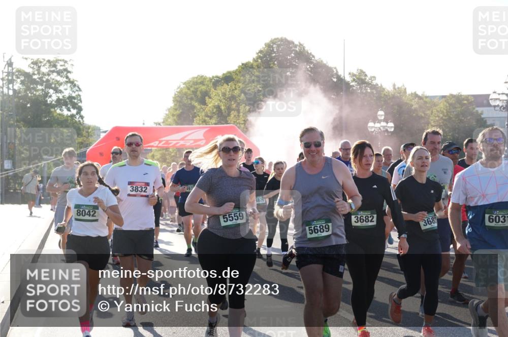 07.09.2025 - BARMER Alsterlauf Yannick Fuchs http://msf.ph/oto/8732283 07.09.2025 09:03:48 Laufen 690, 8042, 3832, 497, 5559, 826, 3682, 5689, 368, 603 meine-sportfotos.de