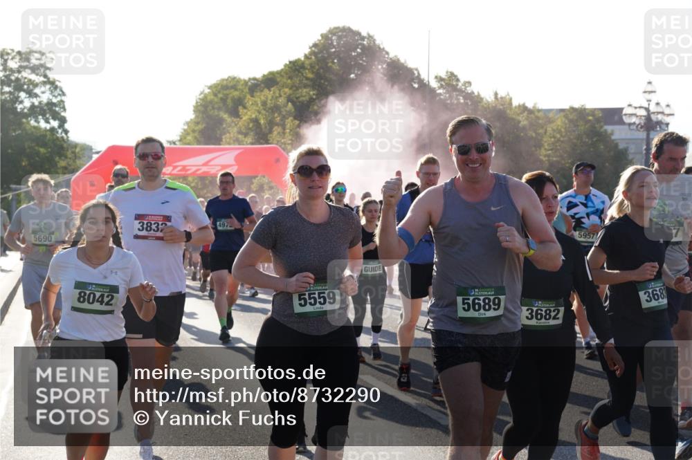 07.09.2025 - BARMER Alsterlauf Yannick Fuchs http://msf.ph/oto/8732290 07.09.2025 09:03:48 Laufen 3832, 4975, 5690, 8042, 5559, 5957, 5689, 3682, 368, 10 meine-sportfotos.de