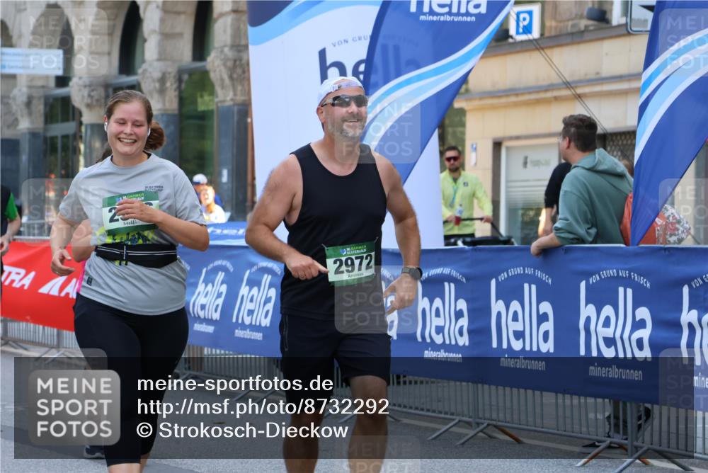 07.09.2025 - BARMER Alsterlauf Strokosch-Dieckow http://msf.ph/oto/8732292 07.09.2025 10:22:37 Ziel 2243, 2246, 2499, 5586 meine-sportfotos.de