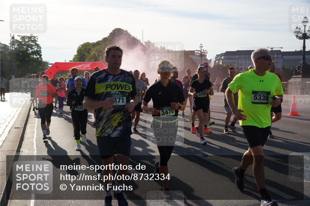 07.09.2025 - BARMER Alsterlauf Yannick Fuchs http://msf.ph/oto/8732334 07.09.2025 09:03:55 Laufen 804, 3828, 6344, 71, 3470, 3250, 5339 meine-sportfotos.de