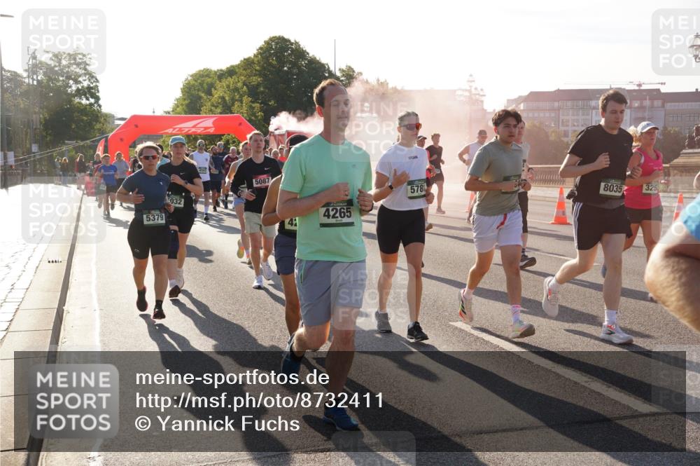 07.09.2025 - BARMER Alsterlauf Yannick Fuchs http://msf.ph/oto/8732411 07.09.2025 09:04:03 Laufen 5379, 032, 5087, 4, 4265, 5781, 8035, 325 meine-sportfotos.de