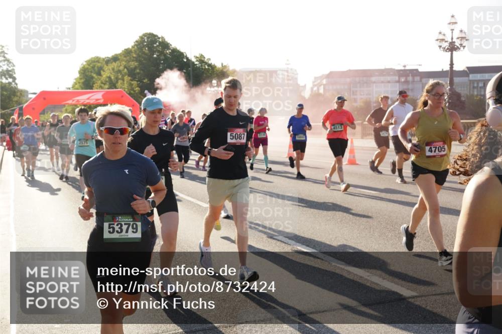 07.09.2025 - BARMER Alsterlauf Yannick Fuchs http://msf.ph/oto/8732424 07.09.2025 09:04:05 Laufen 5087, 2241, 2575, 5864, 136, 5379, 4513, 1474, 4705 meine-sportfotos.de