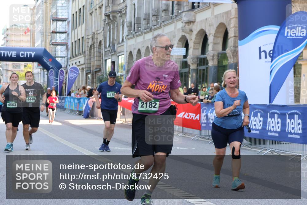 07.09.2025 - BARMER Alsterlauf Strokosch-Dieckow http://msf.ph/oto/8732425 07.09.2025 10:22:18 Ziel 3026, 3070, 3128, 3964, 4001, 4166, 4528, 4641, 5489, 5914, 5951, 6314, 8192 meine-sportfotos.de
