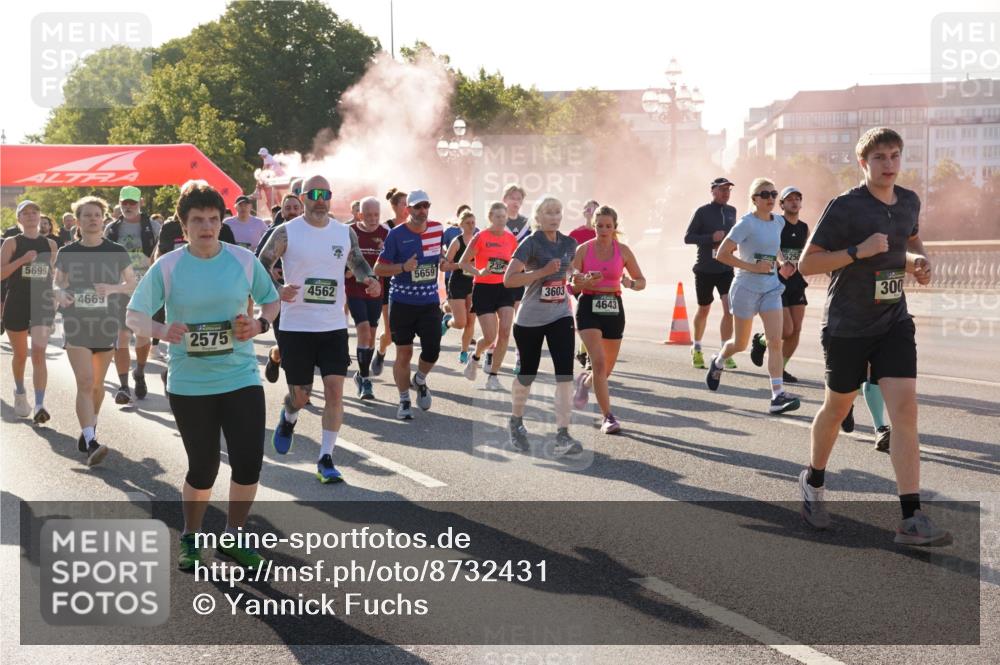 07.09.2025 - BARMER Alsterlauf Yannick Fuchs http://msf.ph/oto/8732431 07.09.2025 09:04:06 Laufen 5699, 4669, 2575, 5659, 23, 4562, 3603, 4643, 300 meine-sportfotos.de