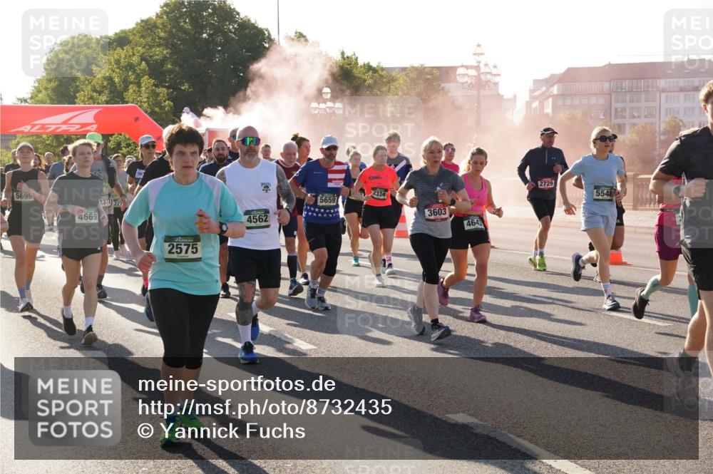 07.09.2025 - BARMER Alsterlauf Yannick Fuchs http://msf.ph/oto/8732435 07.09.2025 09:04:07 Laufen 5699, 2311227, 4669, 2575, 4562, 5659, 2334, 3603, 4643, 2729, 5548 meine-sportfotos.de