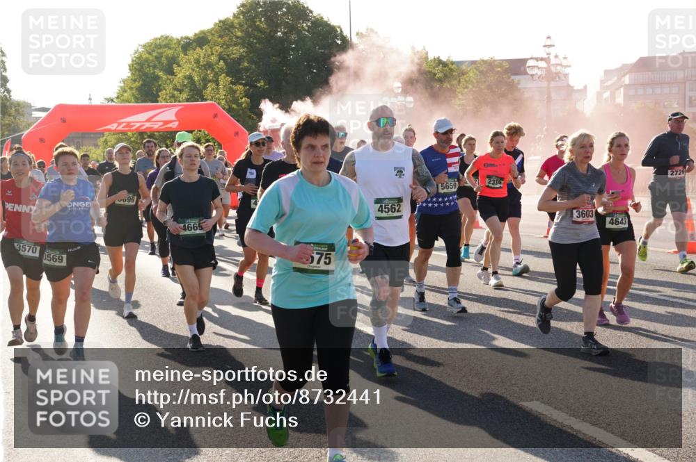 07.09.2025 - BARMER Alsterlauf Yannick Fuchs http://msf.ph/oto/8732441 07.09.2025 09:04:07 Laufen 3570, 569, 099, 4669, 575, 4562, 5659, 233, 3603, 4643, 2729 meine-sportfotos.de