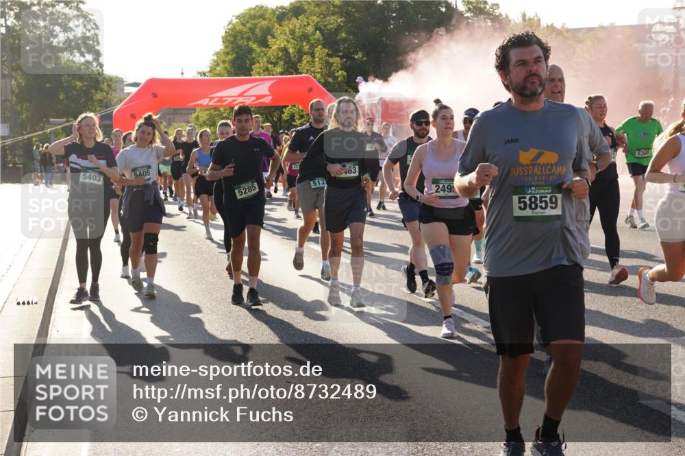 07.09.2025 - BARMER Alsterlauf Yannick Fuchs http://msf.ph/oto/8732489 07.09.2025 09:04:13 Laufen 5403, 5405, 5285, 513, 63, 3134, 249, 2025, 5859, 5360 meine-sportfotos.de