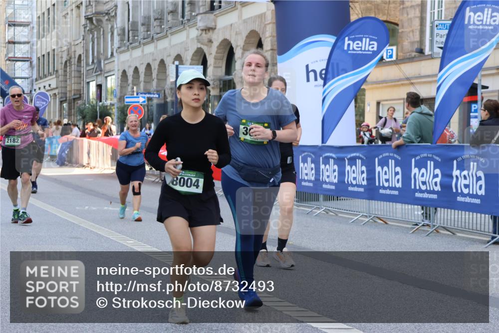 07.09.2025 - BARMER Alsterlauf Strokosch-Dieckow http://msf.ph/oto/8732493 07.09.2025 10:22:15 Ziel 3026, 3070, 3128, 3668, 3964, 4001, 4166, 4528, 4641, 5489, 5914, 5951, 6314, 8192 meine-sportfotos.de
