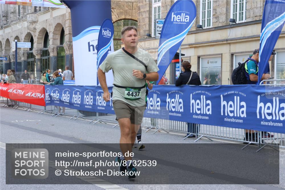 07.09.2025 - BARMER Alsterlauf Strokosch-Dieckow http://msf.ph/oto/8732539 07.09.2025 10:22:11 Ziel 2972, 2976, 3026, 3070, 3128, 3668, 3964, 4001, 4166, 4528, 4641, 5489, 5914, 5951, 6314, 8192 meine-sportfotos.de
