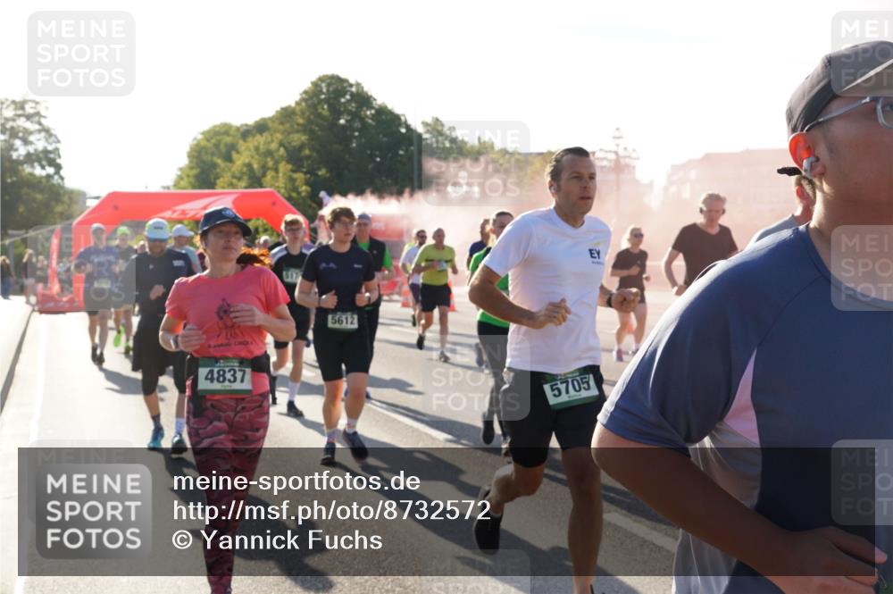 07.09.2025 - BARMER Alsterlauf Yannick Fuchs http://msf.ph/oto/8732572 07.09.2025 09:04:24 Laufen 5612, 4837, 5705 meine-sportfotos.de