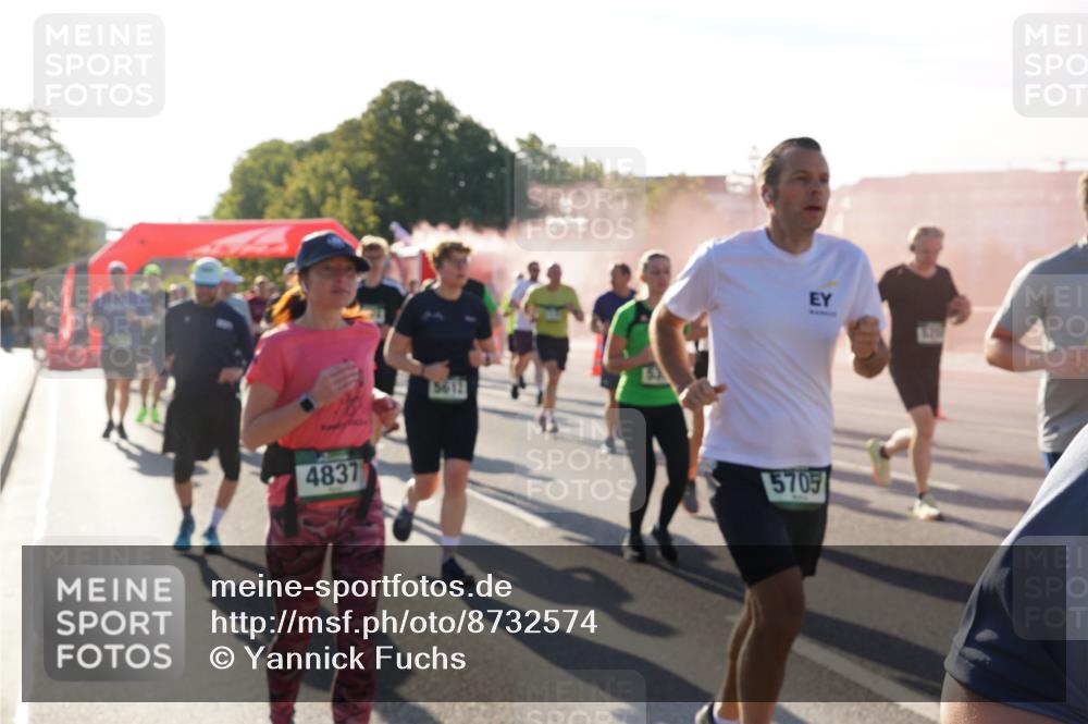 07.09.2025 - BARMER Alsterlauf Yannick Fuchs http://msf.ph/oto/8732574 07.09.2025 09:04:24 Laufen 4837, 5612, 5705 meine-sportfotos.de