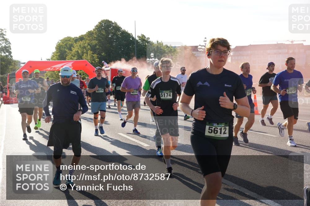 07.09.2025 - BARMER Alsterlauf Yannick Fuchs http://msf.ph/oto/8732587 07.09.2025 09:04:26 Laufen 8076, 25, 4915, 8425, 4910, 5174, 2786, 5612, 2808 meine-sportfotos.de