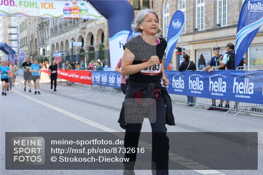 07.09.2025 - BARMER Alsterlauf Strokosch-Dieckow http://msf.ph/oto/8732616 07.09.2025 10:22:00 Ziel 2051, 2727, 2972, 2976, 3223, 3248, 3571, 3668, 3964, 4166, 4350, 4907, 5735 meine-sportfotos.de