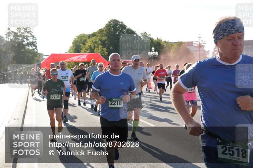 07.09.2025 - BARMER Alsterlauf Yannick Fuchs http://msf.ph/oto/8732628 07.09.2025 09:04:32 Laufen 2708, 4061, 561, 2218, 444, 36, 2518 meine-sportfotos.de