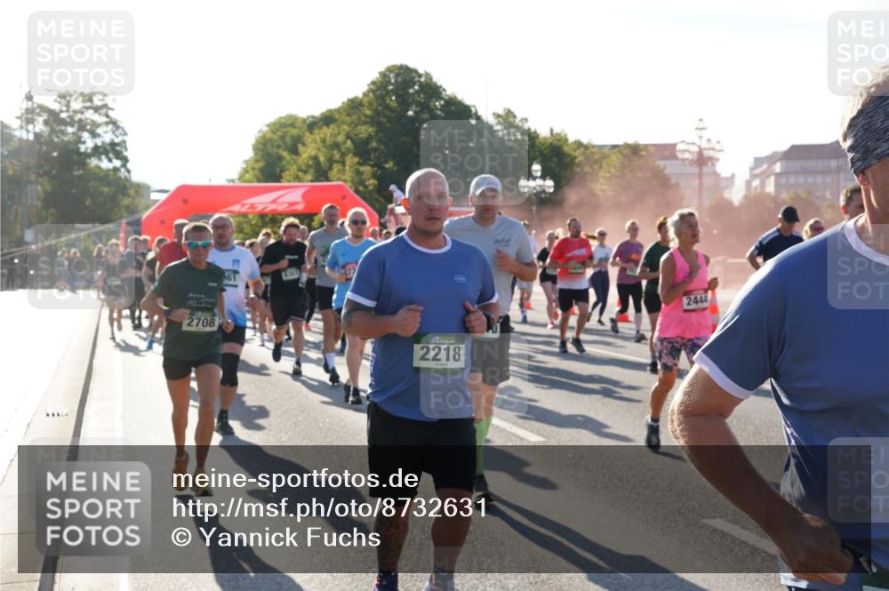 07.09.2025 - BARMER Alsterlauf Yannick Fuchs http://msf.ph/oto/8732631 07.09.2025 09:04:32 Laufen 2708, 661, 2218, 72, 2444 meine-sportfotos.de