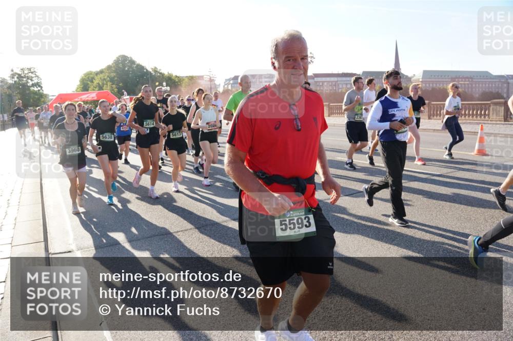 07.09.2025 - BARMER Alsterlauf Yannick Fuchs http://msf.ph/oto/8732670 07.09.2025 09:04:38 Laufen 5638, 3960, 4733, 5614, 202, 236, 5613, 36, 5593 meine-sportfotos.de