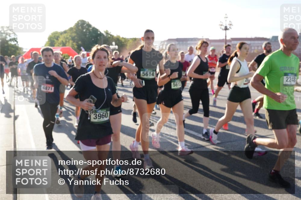 07.09.2025 - BARMER Alsterlauf Yannick Fuchs http://msf.ph/oto/8732680 07.09.2025 09:04:39 Laufen 4871, 3960, 5614, 561, 2248 meine-sportfotos.de