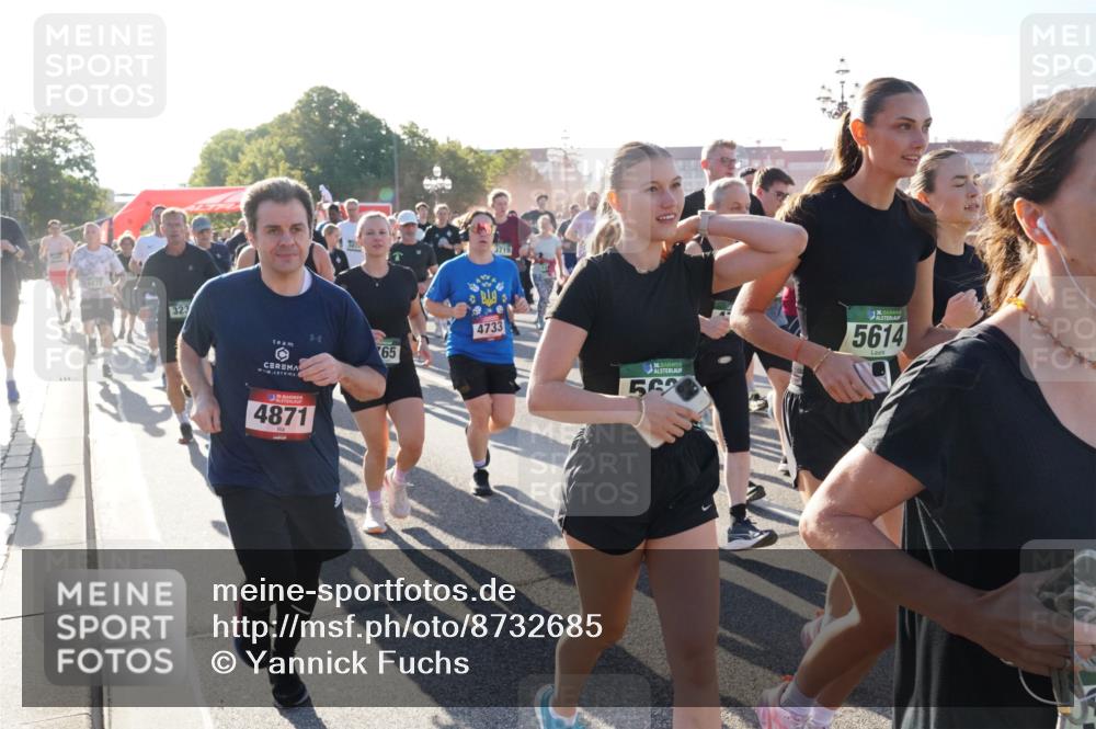 07.09.2025 - BARMER Alsterlauf Yannick Fuchs http://msf.ph/oto/8732685 07.09.2025 09:04:40 Laufen 4872, 4871, 3415, 3719, 4733, 65, 36, 562, 136, 5614 meine-sportfotos.de