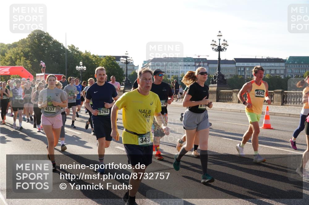 07.09.2025 - BARMER Alsterlauf Yannick Fuchs http://msf.ph/oto/8732757 07.09.2025 09:05:07 Laufen 0784, 3043, 4537, 43, 5998, 5762, 292, 343, 010, 4642 meine-sportfotos.de