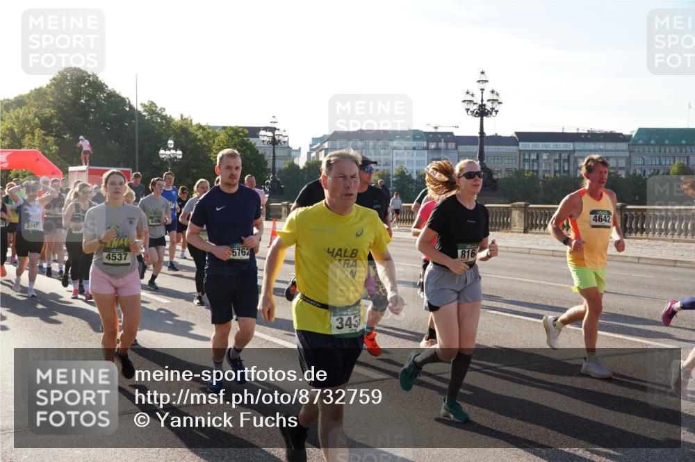 07.09.2025 - BARMER Alsterlauf Yannick Fuchs http://msf.ph/oto/8732759 07.09.2025 09:05:08 Laufen 87, 3043, 359, 4537, 5996, 5762, 816, 343, 4642 meine-sportfotos.de