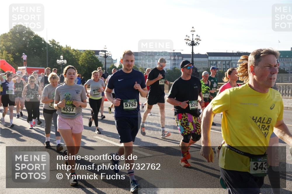 07.09.2025 - BARMER Alsterlauf Yannick Fuchs http://msf.ph/oto/8732762 07.09.2025 09:05:08 Laufen 3043, 3606, 3595, 5, 4537, 517, 5762, 295, 21, 2292, 2442, 343 meine-sportfotos.de