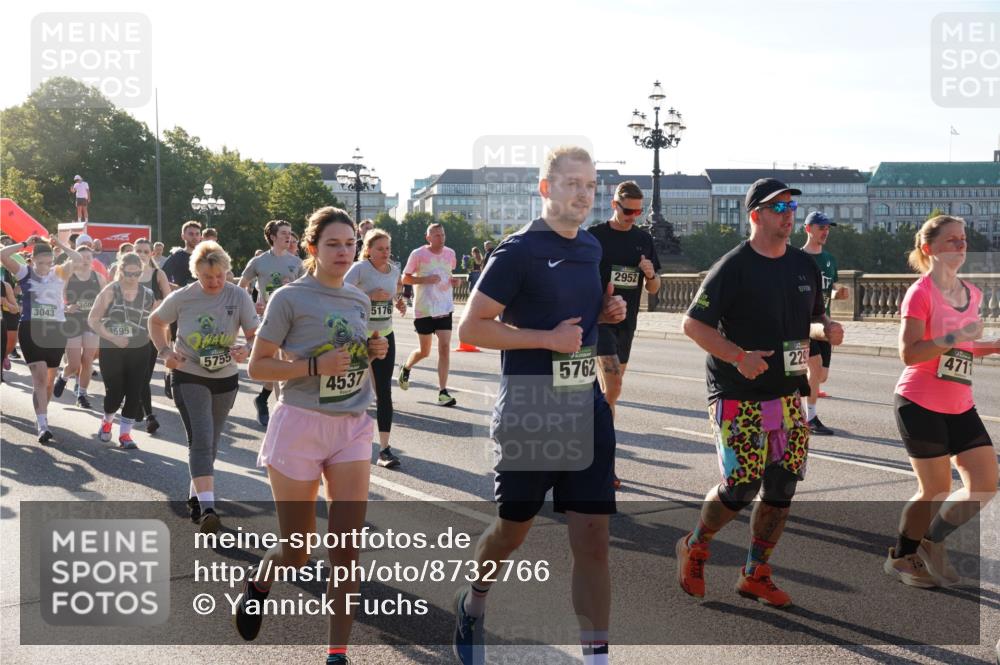 07.09.2025 - BARMER Alsterlauf Yannick Fuchs http://msf.ph/oto/8732766 07.09.2025 09:05:09 Laufen 3043, 360, 2595, 5755, 4537, 5176, 5762, 2952, 229, 4711 meine-sportfotos.de