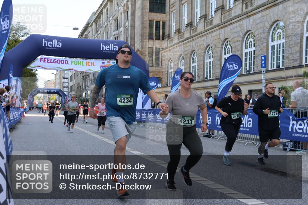 07.09.2025 - BARMER Alsterlauf Strokosch-Dieckow http://msf.ph/oto/8732771 07.09.2025 10:21:51 Ziel 2051, 2182, 2727, 2972, 2976, 3223, 3248, 3571, 3699, 4350, 4448, 4475, 4563, 4907, 5735 meine-sportfotos.de