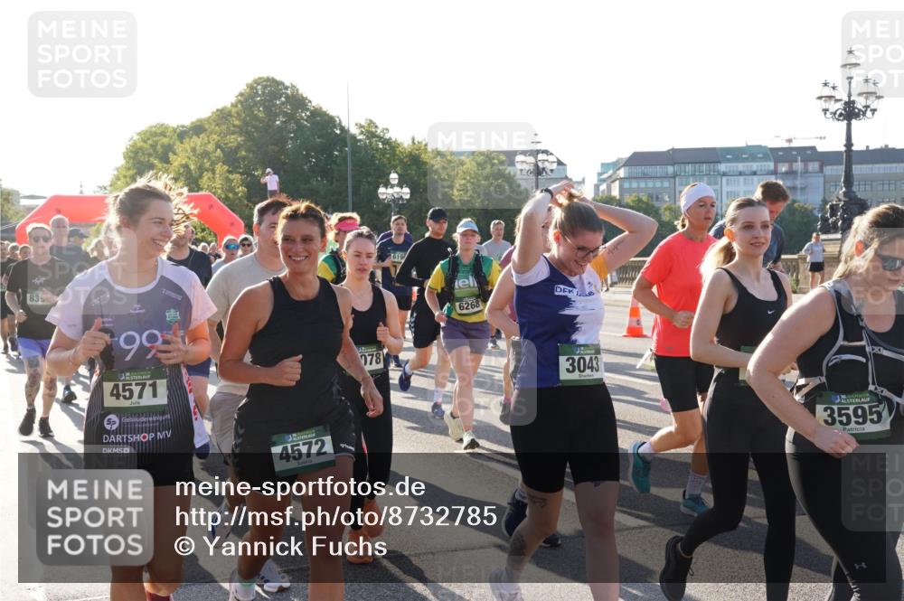 07.09.2025 - BARMER Alsterlauf Yannick Fuchs http://msf.ph/oto/8732785 07.09.2025 09:05:12 Laufen 835, 99, 36, 4571, 4572, 078, 6199, 6268, 3043, 36, 3595 meine-sportfotos.de