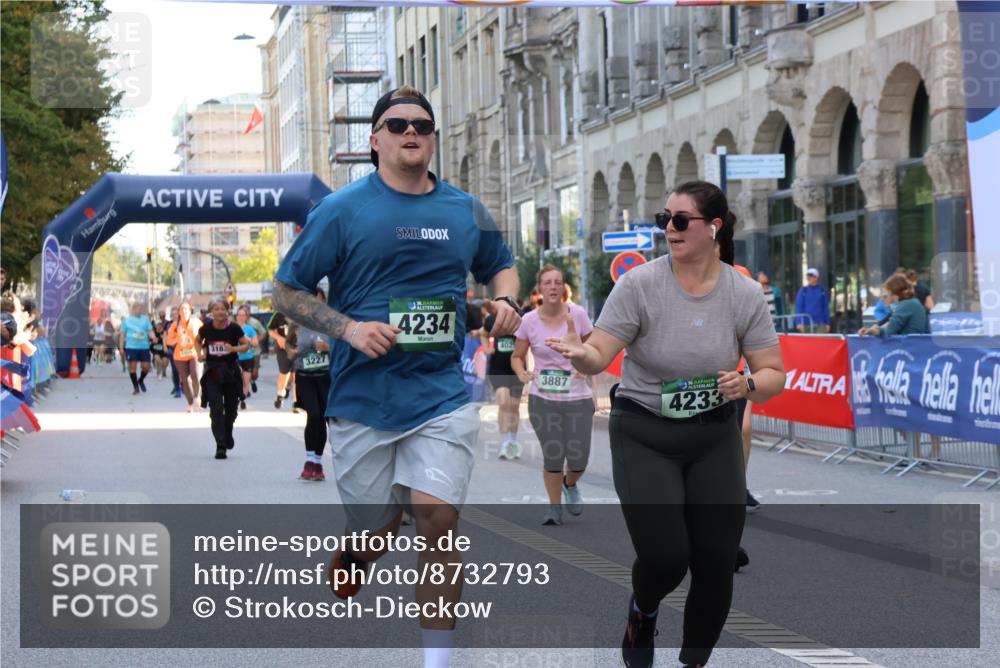 07.09.2025 - BARMER Alsterlauf Strokosch-Dieckow http://msf.ph/oto/8732793 07.09.2025 10:21:49 Ziel 2051, 2182, 2727, 3185, 3248, 3571, 3699, 4350, 4448, 4475, 4563, 4907, 5735, 8004 meine-sportfotos.de
