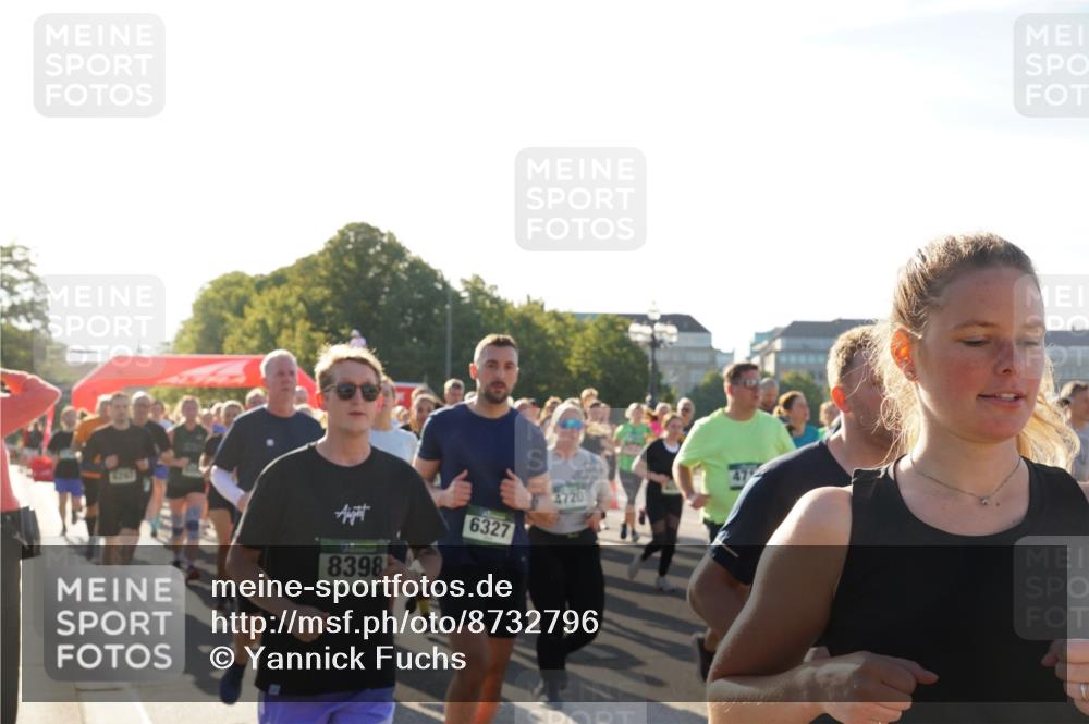07.09.2025 - BARMER Alsterlauf Yannick Fuchs http://msf.ph/oto/8732796 07.09.2025 09:05:15 Laufen 8398, 6327, 4720 meine-sportfotos.de
