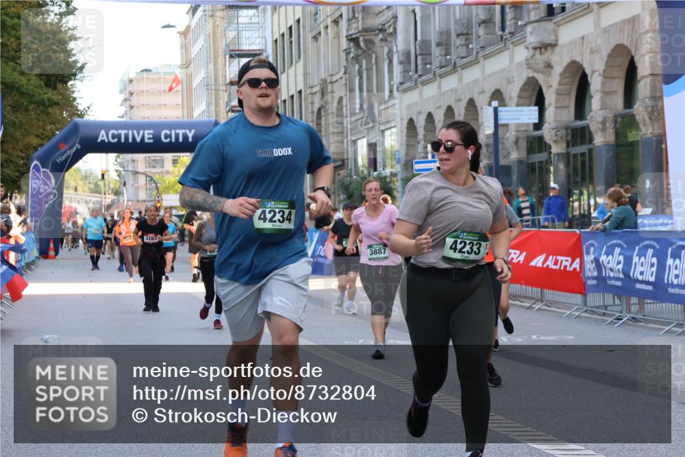 07.09.2025 - BARMER Alsterlauf Strokosch-Dieckow http://msf.ph/oto/8732804 07.09.2025 10:21:49 Ziel 2051, 2182, 2727, 3185, 3248, 3571, 3699, 4350, 4448, 4475, 4563, 4907, 5735, 8004 meine-sportfotos.de