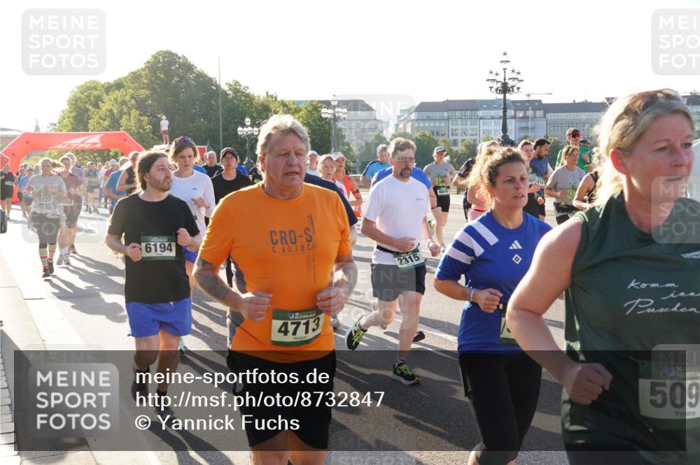 07.09.2025 - BARMER Alsterlauf Yannick Fuchs http://msf.ph/oto/8732847 07.09.2025 09:05:22 Laufen 5727, 5656, 6194, 40, 1, 2315, 4713, 4840, 660414, 36, 509 meine-sportfotos.de