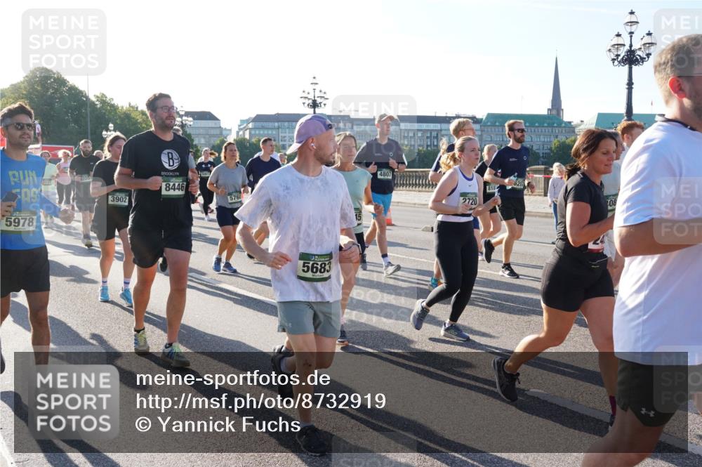 07.09.2025 - BARMER Alsterlauf Yannick Fuchs http://msf.ph/oto/8732919 07.09.2025 09:05:51 Laufen 509, 5978, 5137, 205, 3902, 8446, 5061, 4807, 5760, 5683, 2720, 818, 8207, 08 meine-sportfotos.de