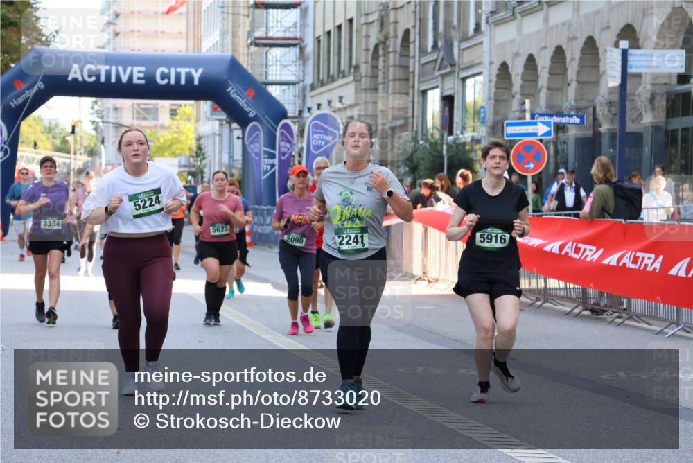 07.09.2025 - BARMER Alsterlauf Strokosch-Dieckow http://msf.ph/oto/8733020 07.09.2025 10:21:31 Ziel 2281, 2336, 2337, 2706, 3091, 3183, 3185, 3312, 3313, 4029, 4437, 5030, 5235, 5959, 8004 meine-sportfotos.de