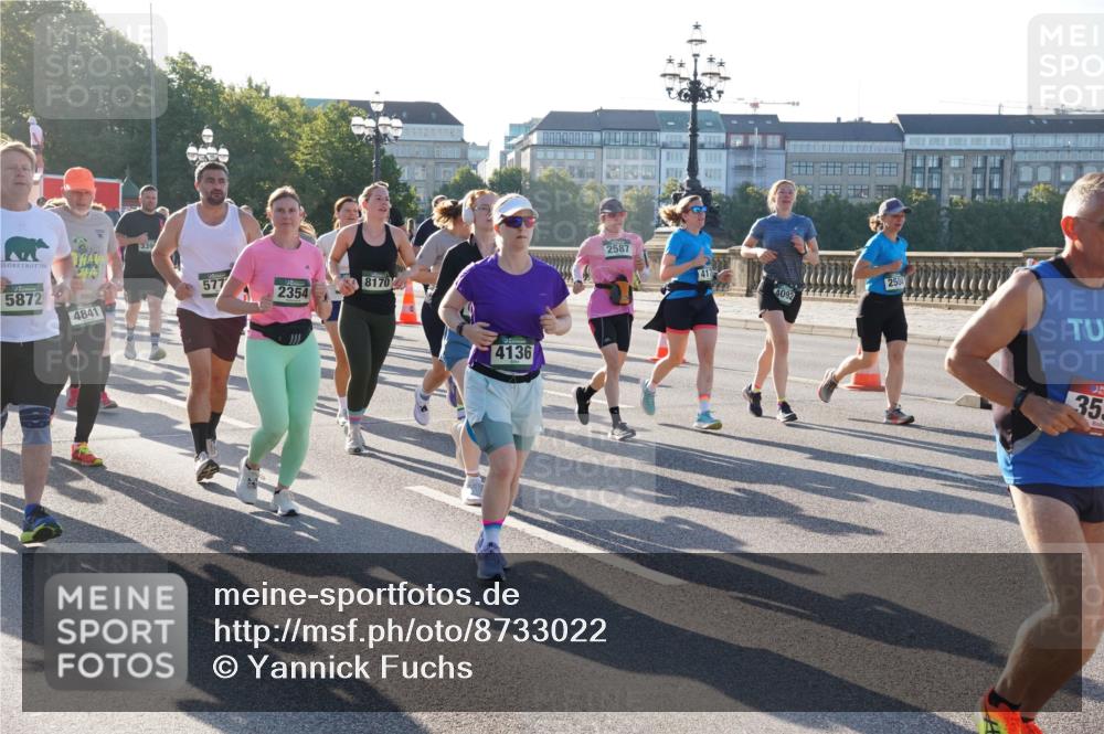 07.09.2025 - BARMER Alsterlauf Yannick Fuchs http://msf.ph/oto/8733022 07.09.2025 09:06:04 Laufen 5872, 4841, 339, 577, 8170, 2354, 4136, 2587, 417, 4092, 2504, 35 meine-sportfotos.de
