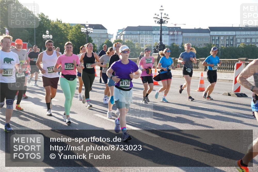 07.09.2025 - BARMER Alsterlauf Yannick Fuchs http://msf.ph/oto/8733023 07.09.2025 09:06:04 Laufen 5872, 4841, 3390, 2354, 817, 577, 4136, 2587, 2504, 4092 meine-sportfotos.de