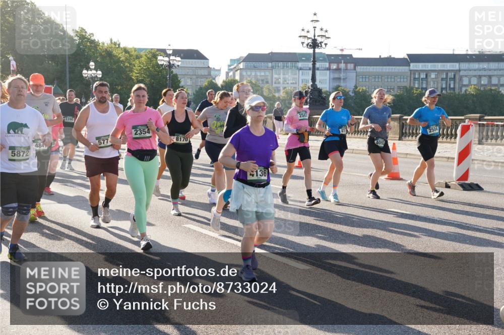 07.09.2025 - BARMER Alsterlauf Yannick Fuchs http://msf.ph/oto/8733024 07.09.2025 09:06:04 Laufen 5872, 484, 3390, 577, 2354, 8170, 136, 2587, 4092, 2504 meine-sportfotos.de