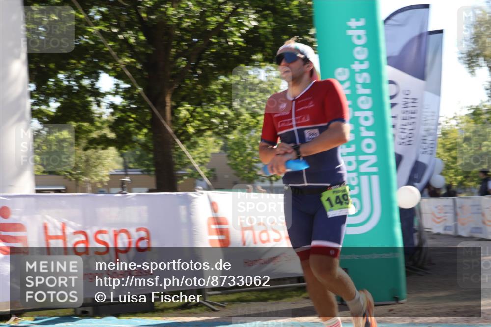 07.09.2025 - 19. Norderstedt Triathlon Luisa Fischer http://msf.ph/oto/8733062 07.09.2025 16:10:45 Ziel 1496 meine-sportfotos.de