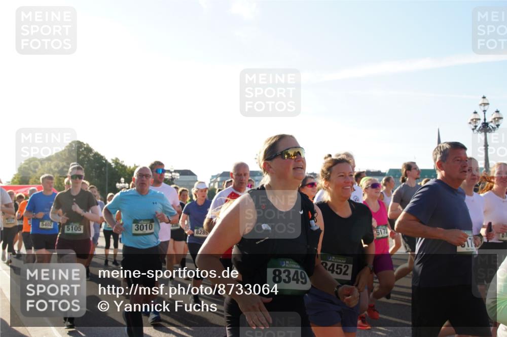 07.09.2025 - BARMER Alsterlauf Yannick Fuchs http://msf.ph/oto/8733064 07.09.2025 09:06:23 Laufen 5402, 5105, 3010, 8285, 36, 8349, 3452, 5173, 173 meine-sportfotos.de