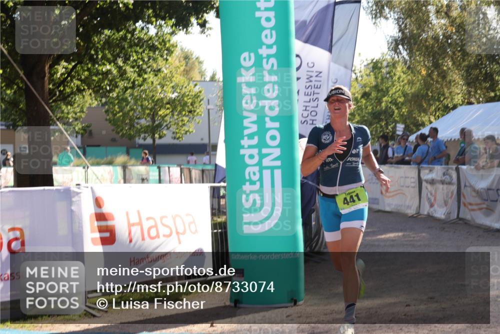 07.09.2025 - 19. Norderstedt Triathlon Luisa Fischer http://msf.ph/oto/8733074 07.09.2025 16:10:55 Ziel 441 meine-sportfotos.de