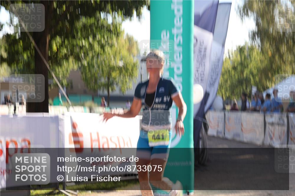 07.09.2025 - 19. Norderstedt Triathlon Luisa Fischer http://msf.ph/oto/8733075 07.09.2025 16:10:55 Ziel 441 meine-sportfotos.de