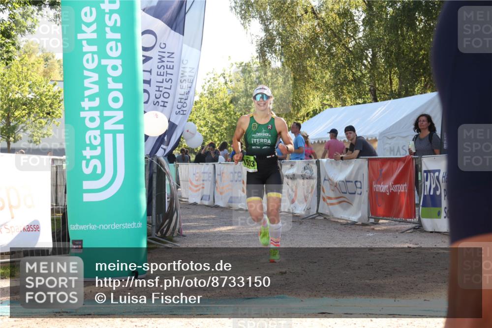 07.09.2025 - 19. Norderstedt Triathlon Luisa Fischer http://msf.ph/oto/8733150 07.09.2025 16:13:48 Ziel 1503 meine-sportfotos.de