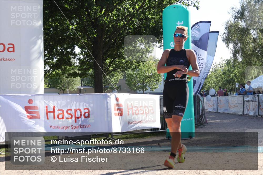 07.09.2025 - 19. Norderstedt Triathlon Luisa Fischer http://msf.ph/oto/8733166 07.09.2025 16:13:55 Ziel 469, 1503 meine-sportfotos.de
