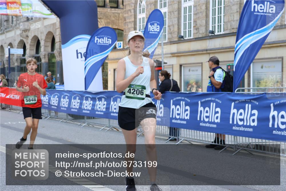 07.09.2025 - BARMER Alsterlauf Strokosch-Dieckow http://msf.ph/oto/8733199 07.09.2025 10:21:18 Ziel 2115, 2281, 2336, 2337, 2706, 3183, 3189, 3227, 3312, 3313, 3547, 3635, 3779, 3780, 3887, 3965, 4029, 4167, 4233, 4234, 5959 meine-sportfotos.de