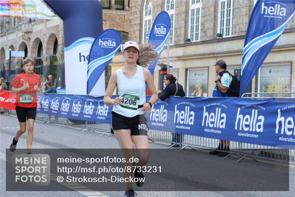 07.09.2025 - BARMER Alsterlauf Strokosch-Dieckow http://msf.ph/oto/8733231 07.09.2025 10:21:18 Ziel 2115, 2281, 2336, 2337, 2706, 3183, 3189, 3227, 3312, 3313, 3547, 3635, 3779, 3780, 3887, 3965, 4029, 4167, 4233, 4234, 5959 meine-sportfotos.de