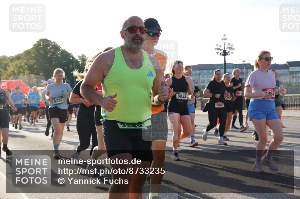 07.09.2025 - BARMER Alsterlauf Yannick Fuchs http://msf.ph/oto/8733235 07.09.2025 09:06:43 Laufen 8237, 3, 32, 987, 6033, 361, 2983 meine-sportfotos.de