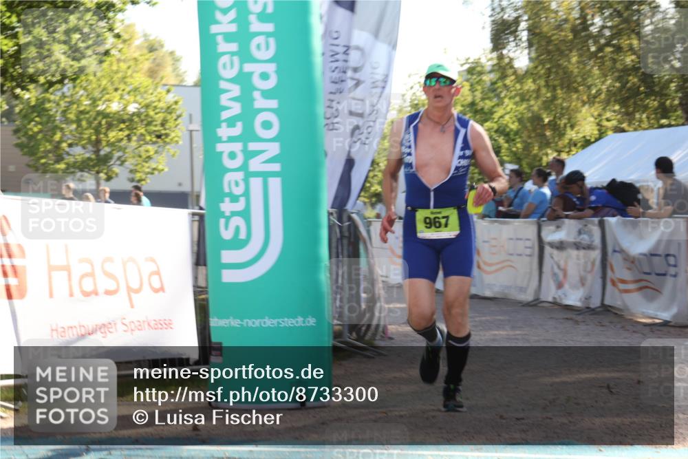 07.09.2025 - 19. Norderstedt Triathlon Luisa Fischer http://msf.ph/oto/8733300 07.09.2025 16:17:17 Ziel 444, 967 meine-sportfotos.de