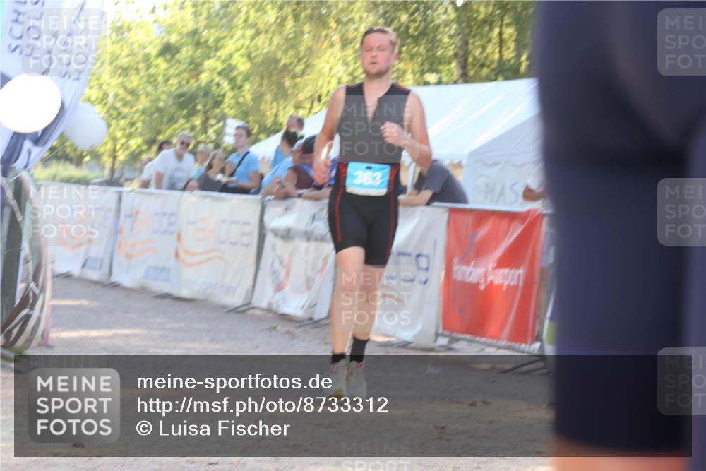07.09.2025 - 19. Norderstedt Triathlon Luisa Fischer http://msf.ph/oto/8733312 07.09.2025 16:17:35 Ziel 363 meine-sportfotos.de